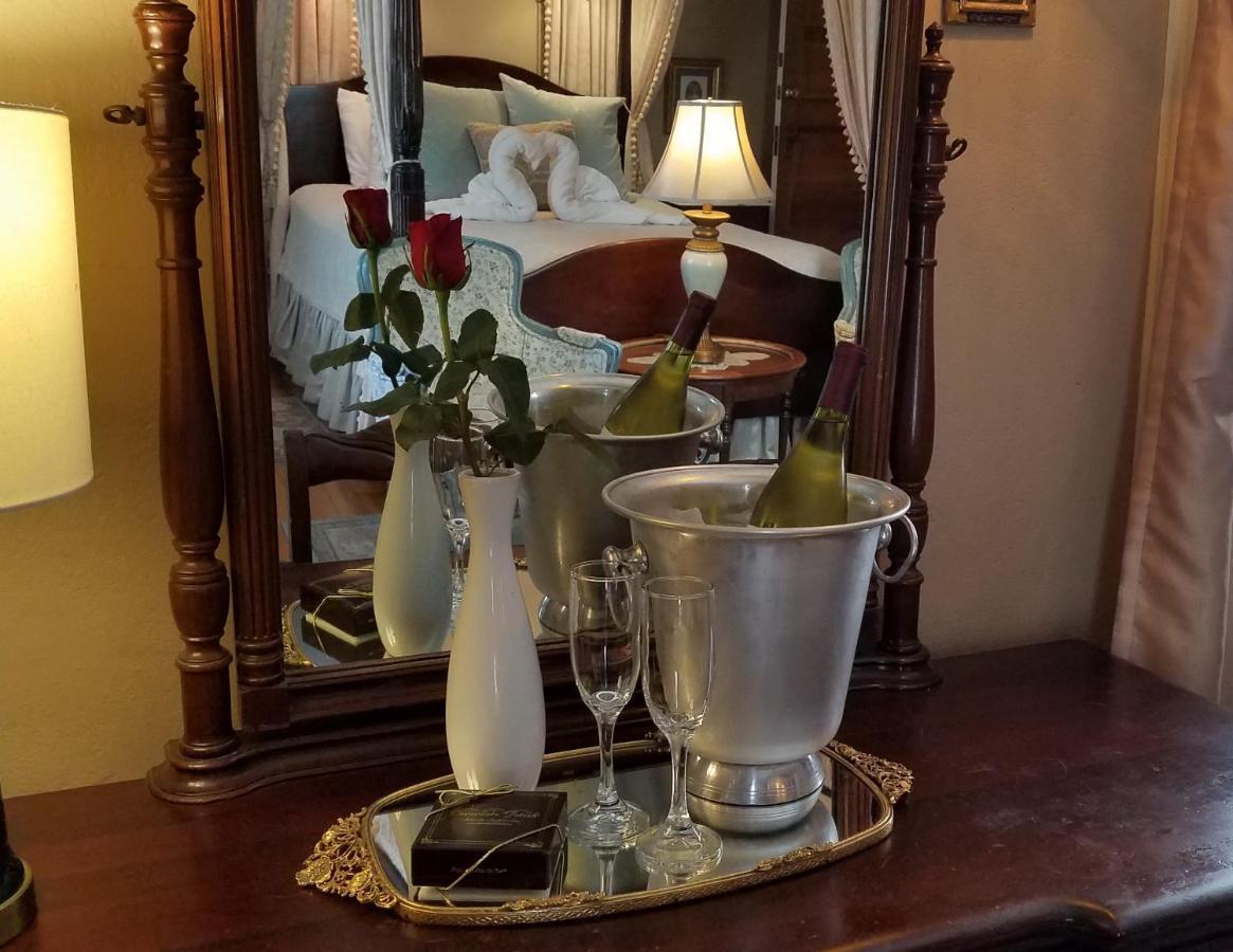 The Lion And The Rose Bed And Breakfast 阿什维尔 外观 照片