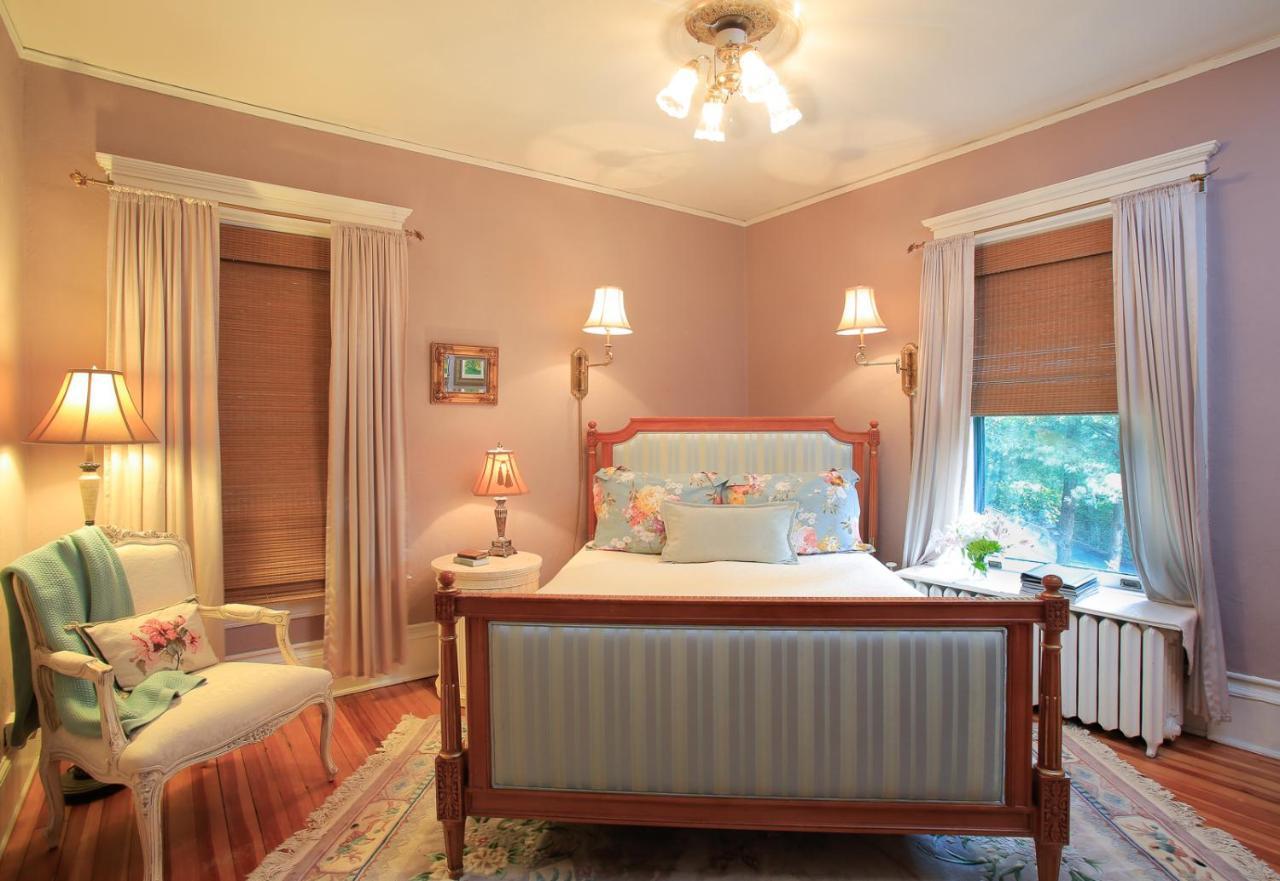 The Lion And The Rose Bed And Breakfast 阿什维尔 外观 照片