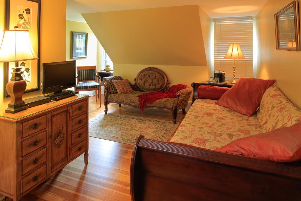 The Lion And The Rose Bed And Breakfast 阿什维尔 外观 照片