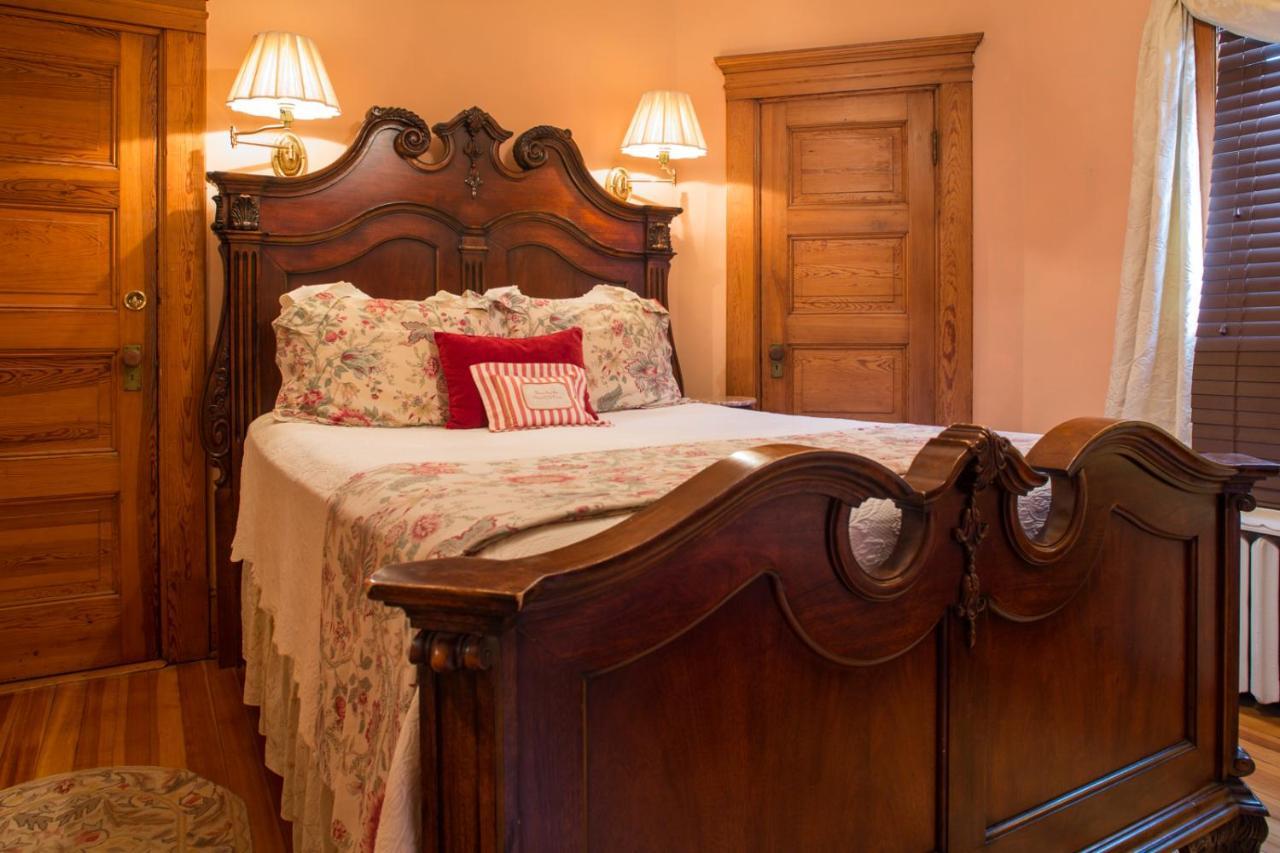 The Lion And The Rose Bed And Breakfast 阿什维尔 外观 照片