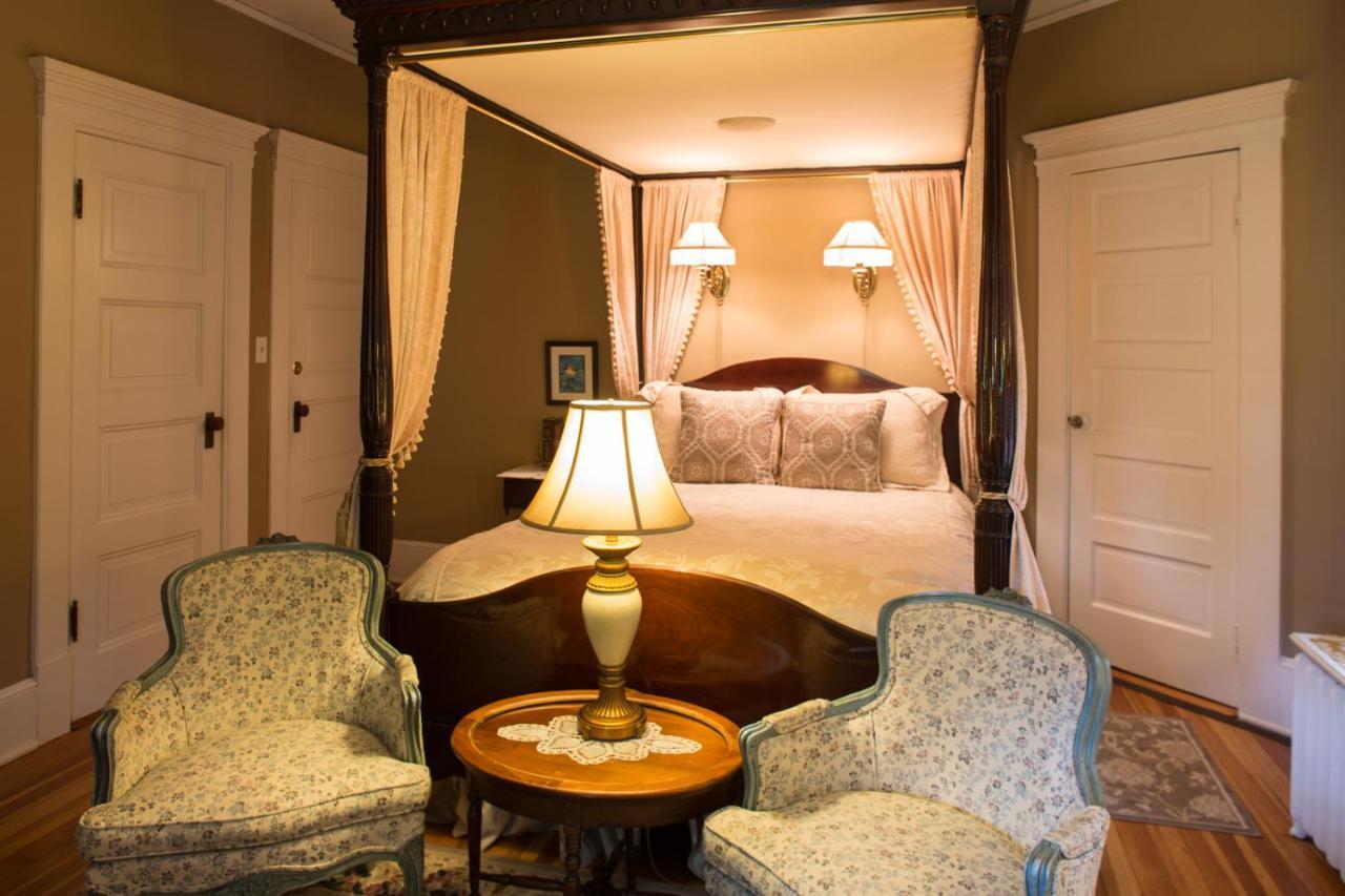 The Lion And The Rose Bed And Breakfast 阿什维尔 外观 照片