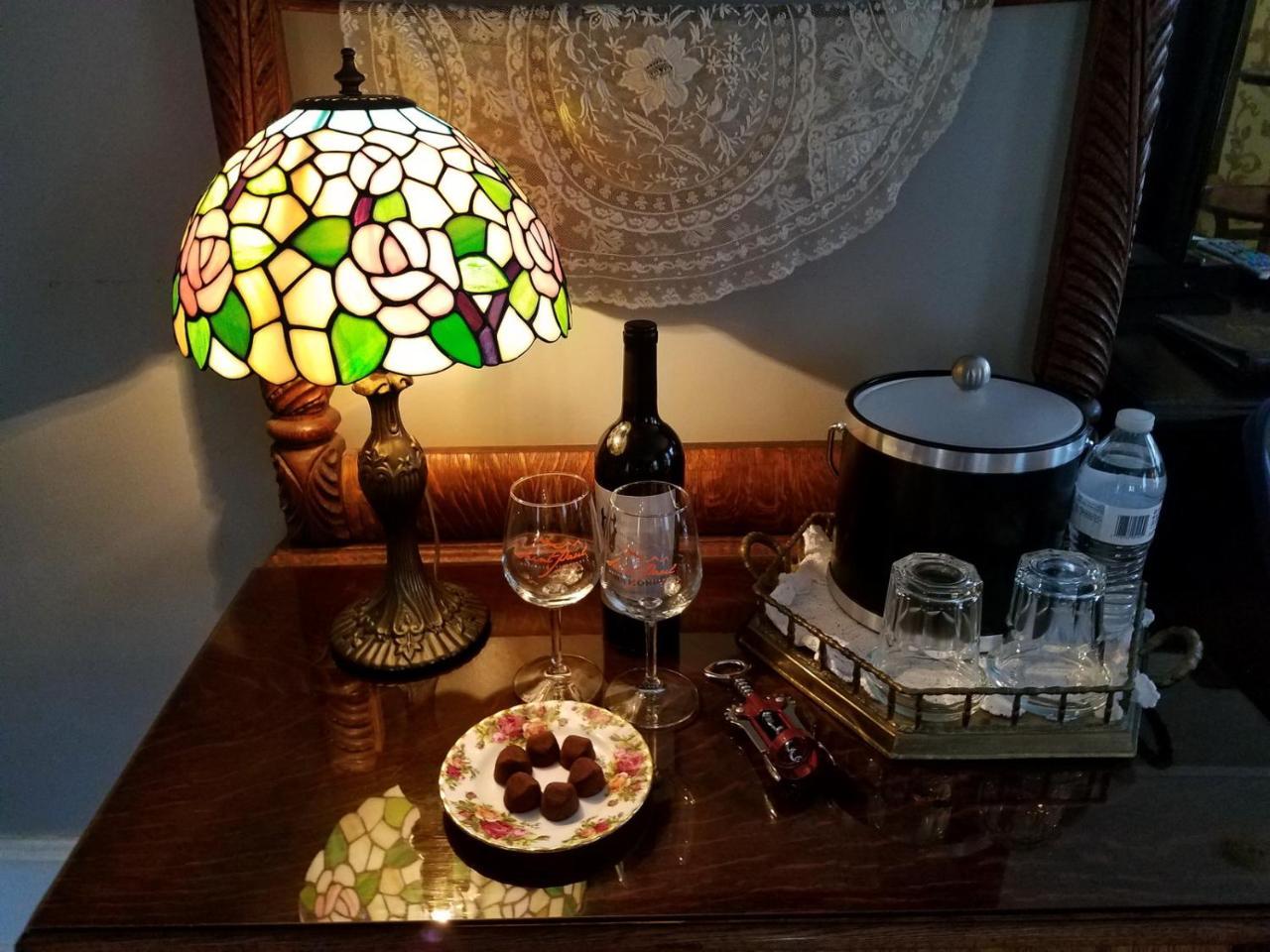 The Lion And The Rose Bed And Breakfast 阿什维尔 外观 照片
